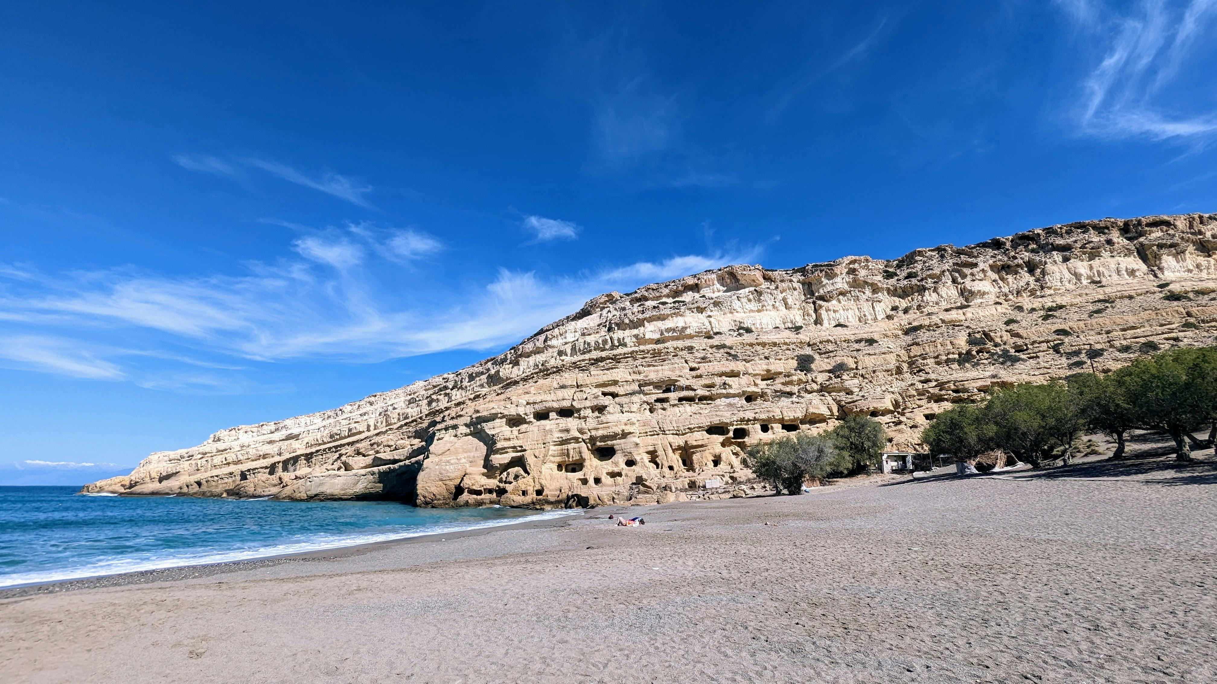 Beaches with a beach bar in Heraklion — CalmBeach