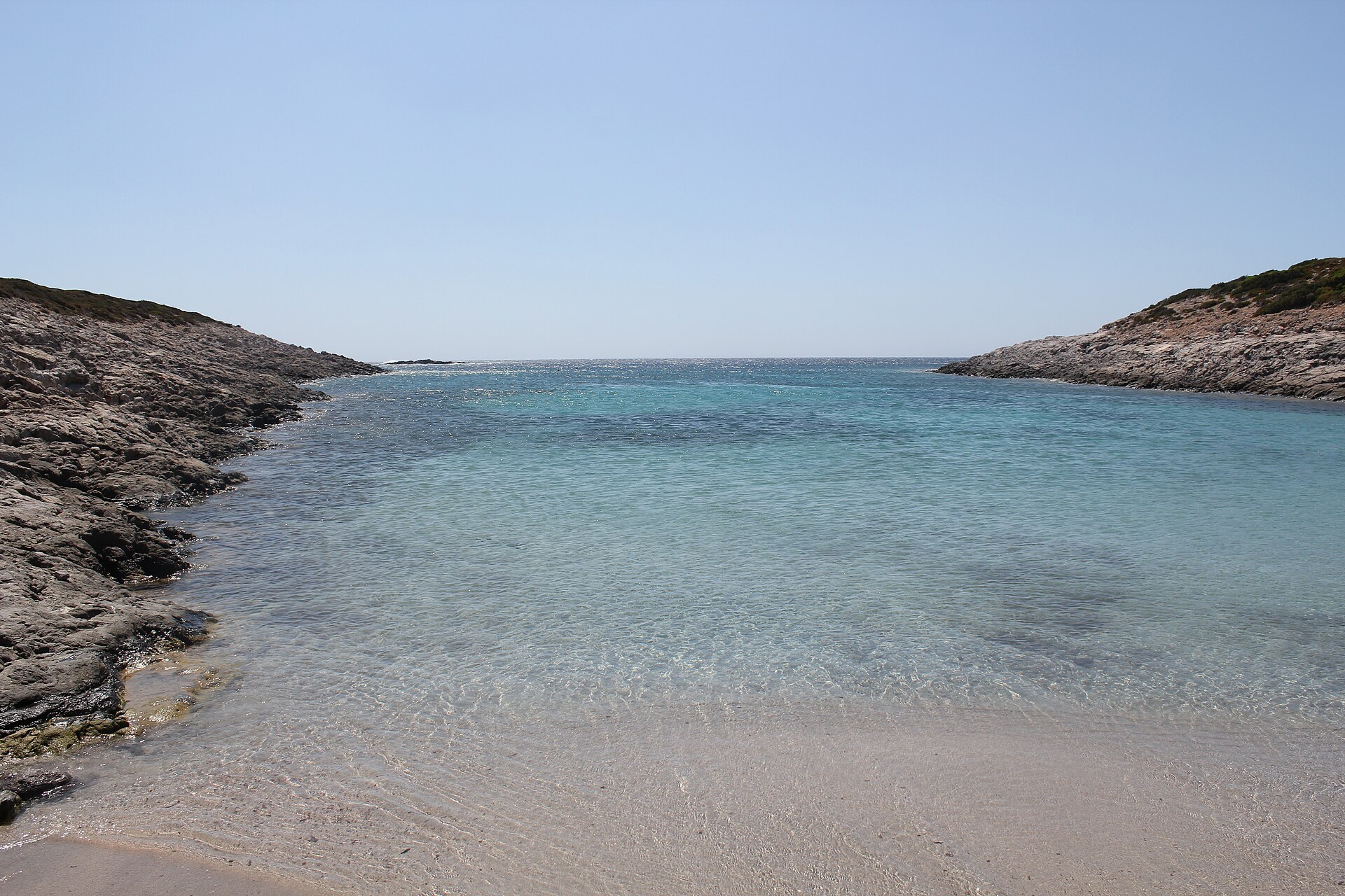 Παραλίες με άμμο — Αντίπαρος — CalmBeach