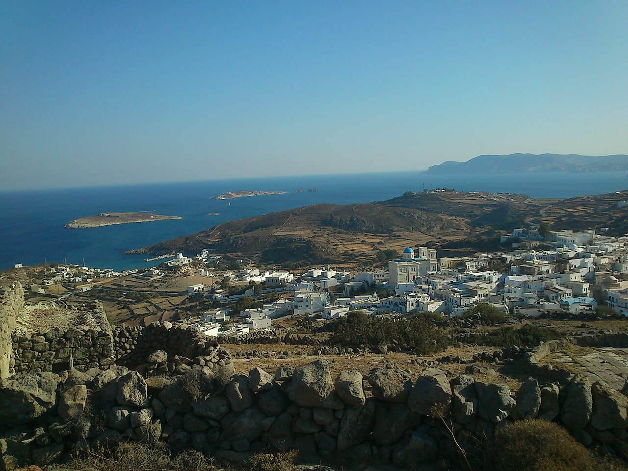 Παραλίες με άμμο — Κίμωλος — CalmBeach