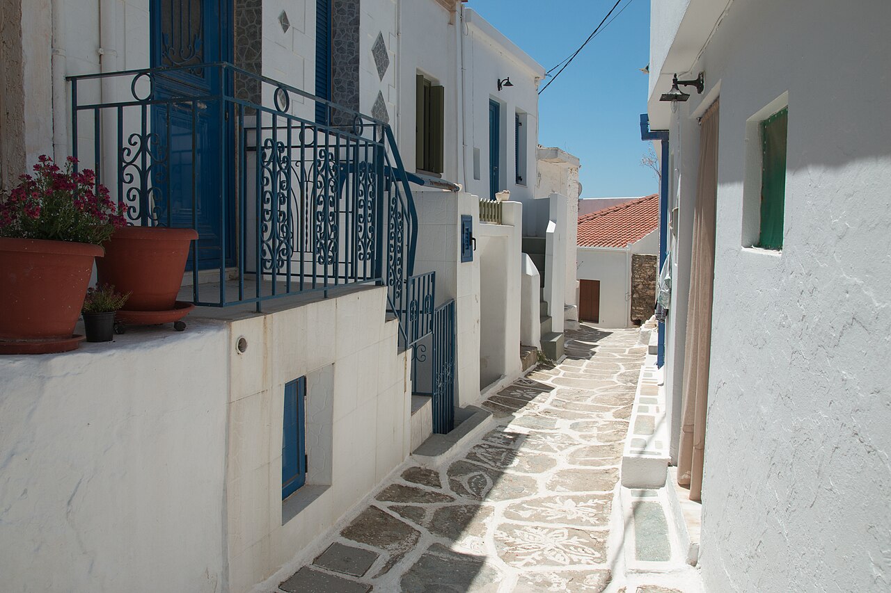 Sandy beaches in Kythnos — CalmBeach
