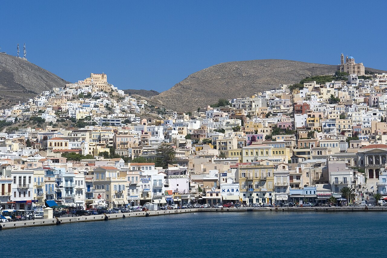 Sandy beaches in Syros — CalmBeach