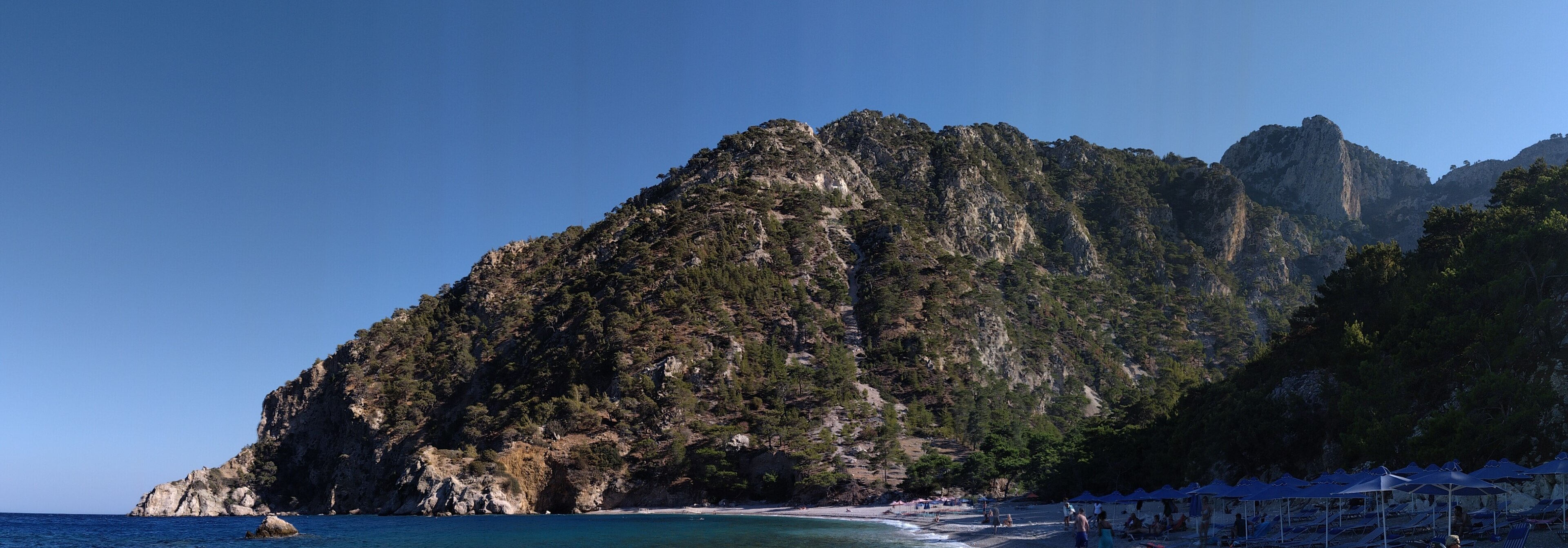 Beaches with a beach bar in Karpathos — CalmBeach