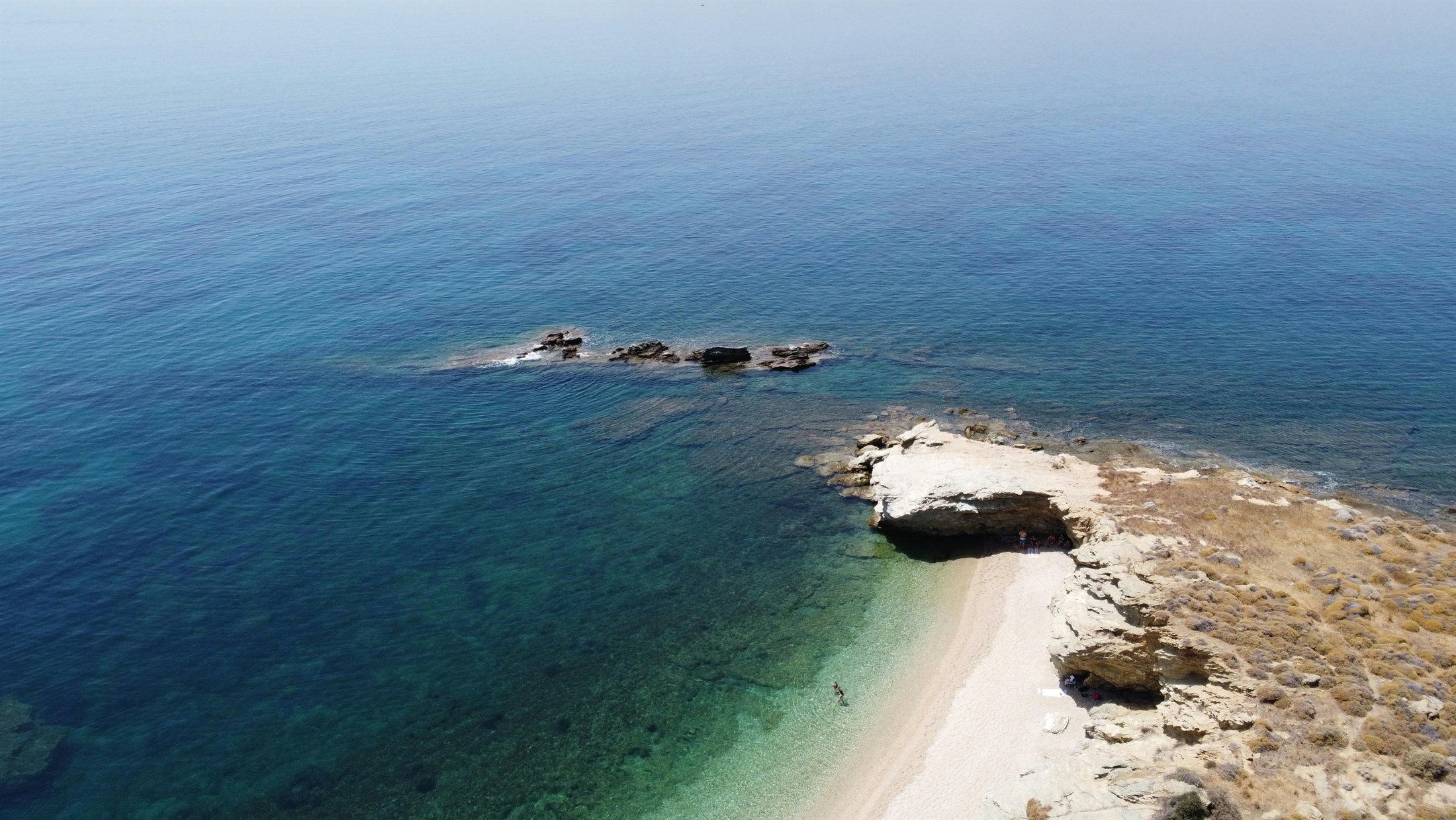 Παραλίες με beach bar — Εύβοια — CalmBeach