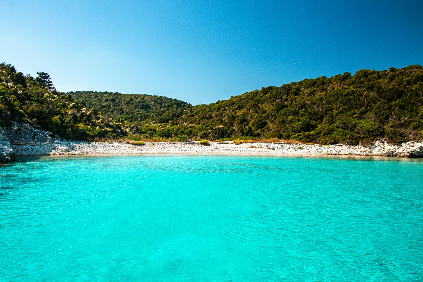 Beaches with a beach bar in Kefalonia — CalmBeach