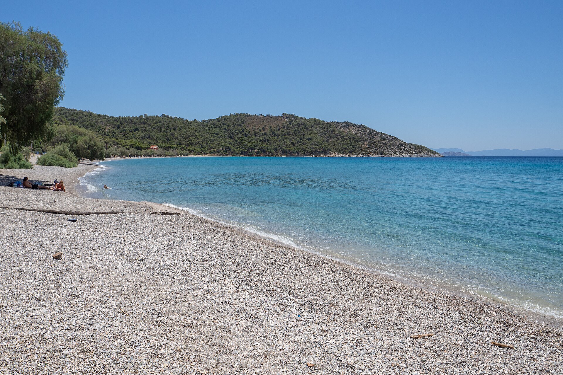 Παραλίες στη Σαλαμίνα που μένουν πιο υπήνεμες στο μελτέμι — CalmBeach